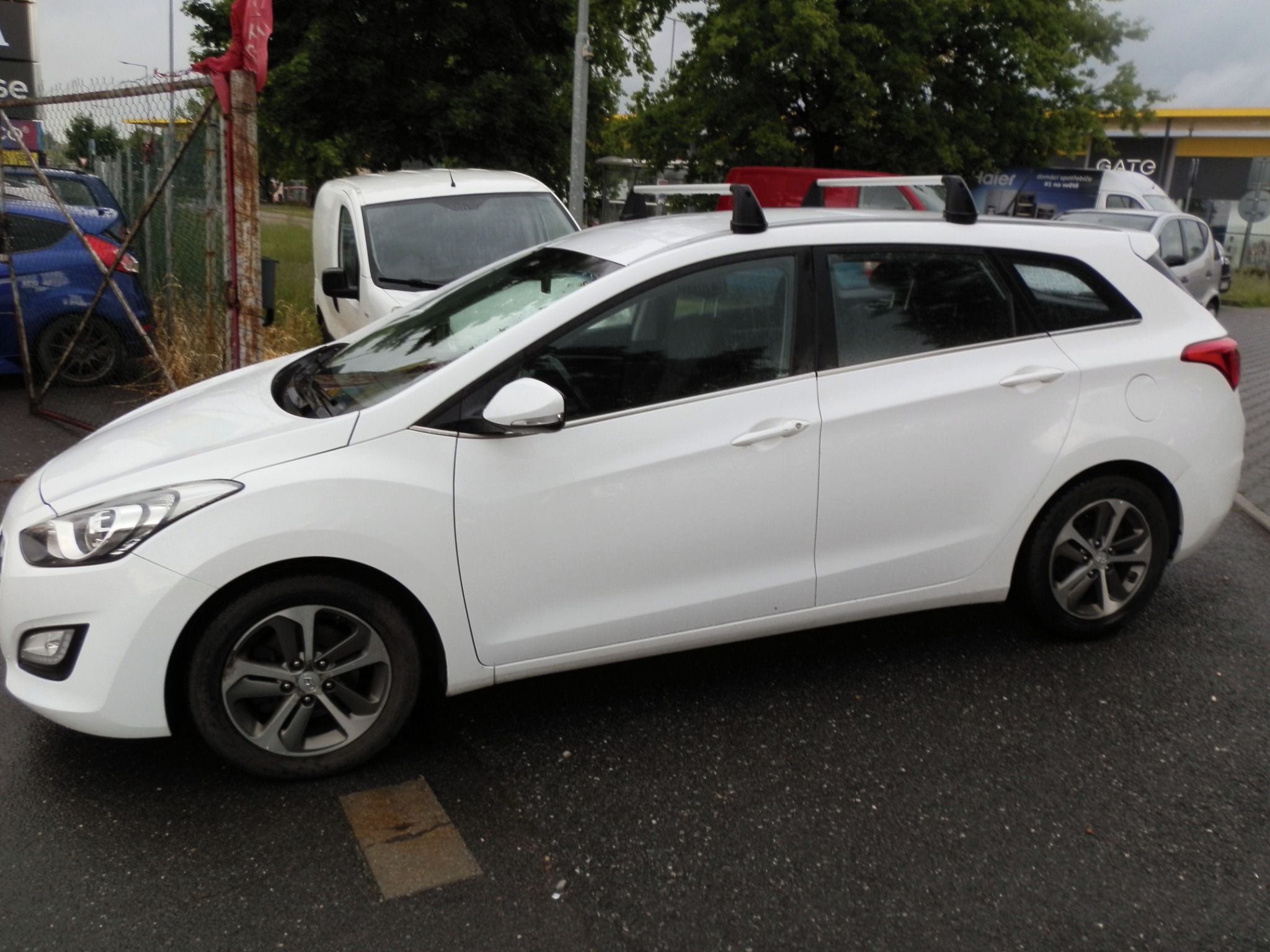 Hyundai i30, 1,6i - 88Kw - fotka 2