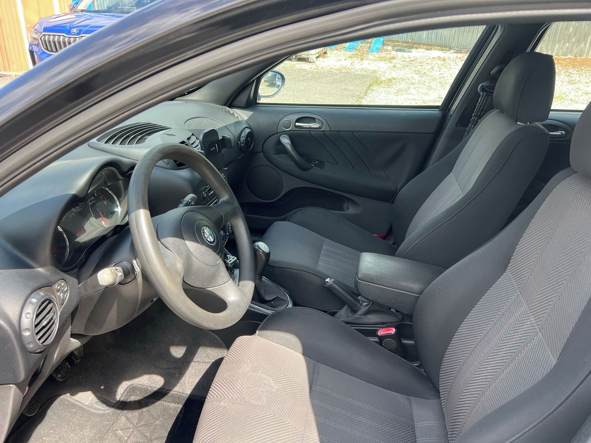Alfa Romeo 147, 1,6 16 V - fotka 5