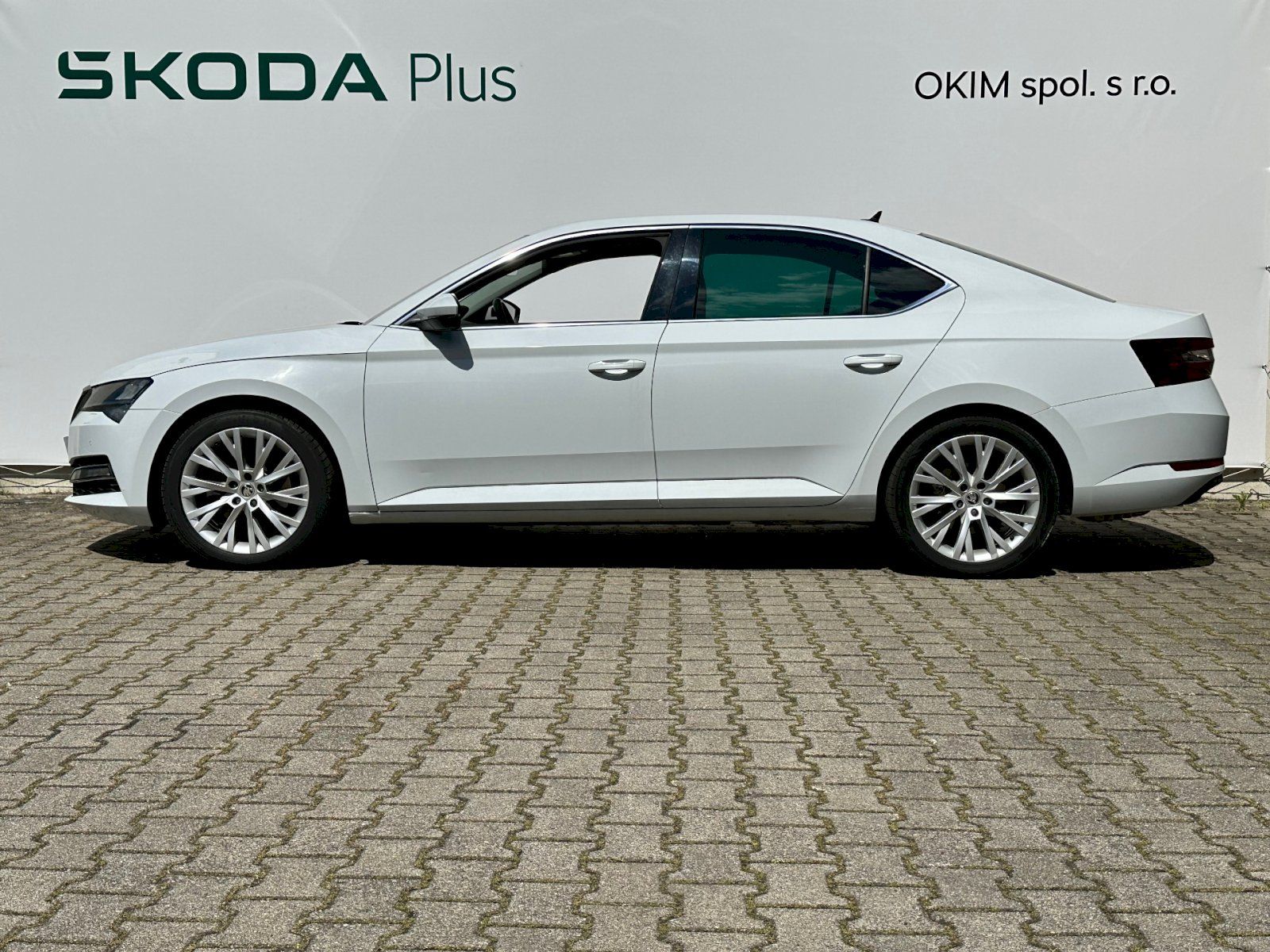 Škoda Superb, 2.0 TDI 140kW Style 4x4 DSG - fotka 3