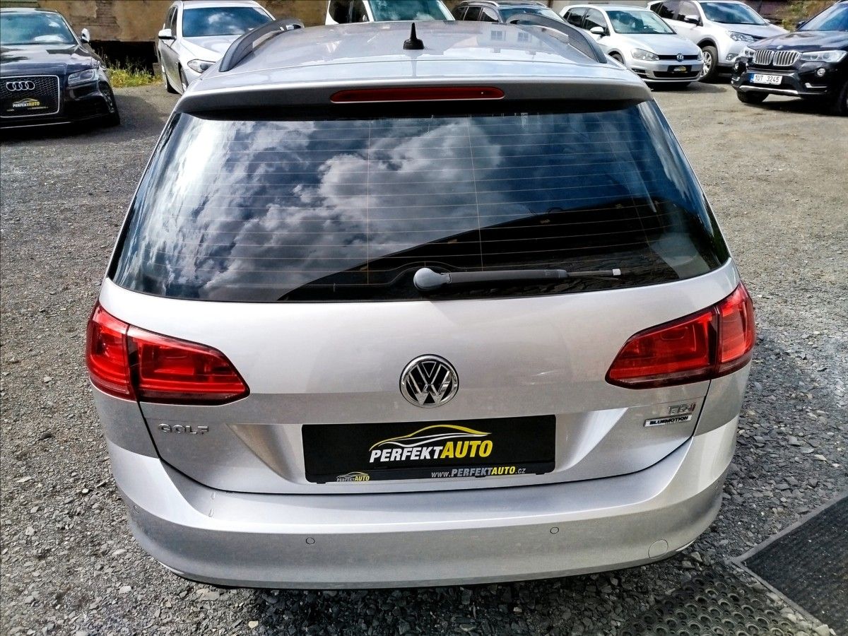 Volkswagen Golf, 1,6 TDi 81kW, PĚKNÝ STAV - fotka 4