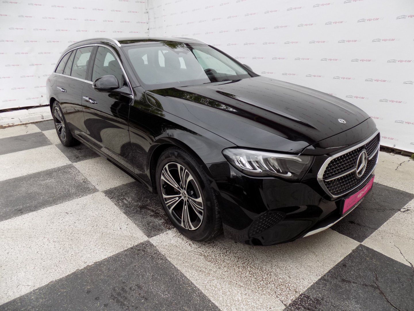 Mercedes-Benz Třídy E, 220d/Performance LED/DPH/ - fotka 5
