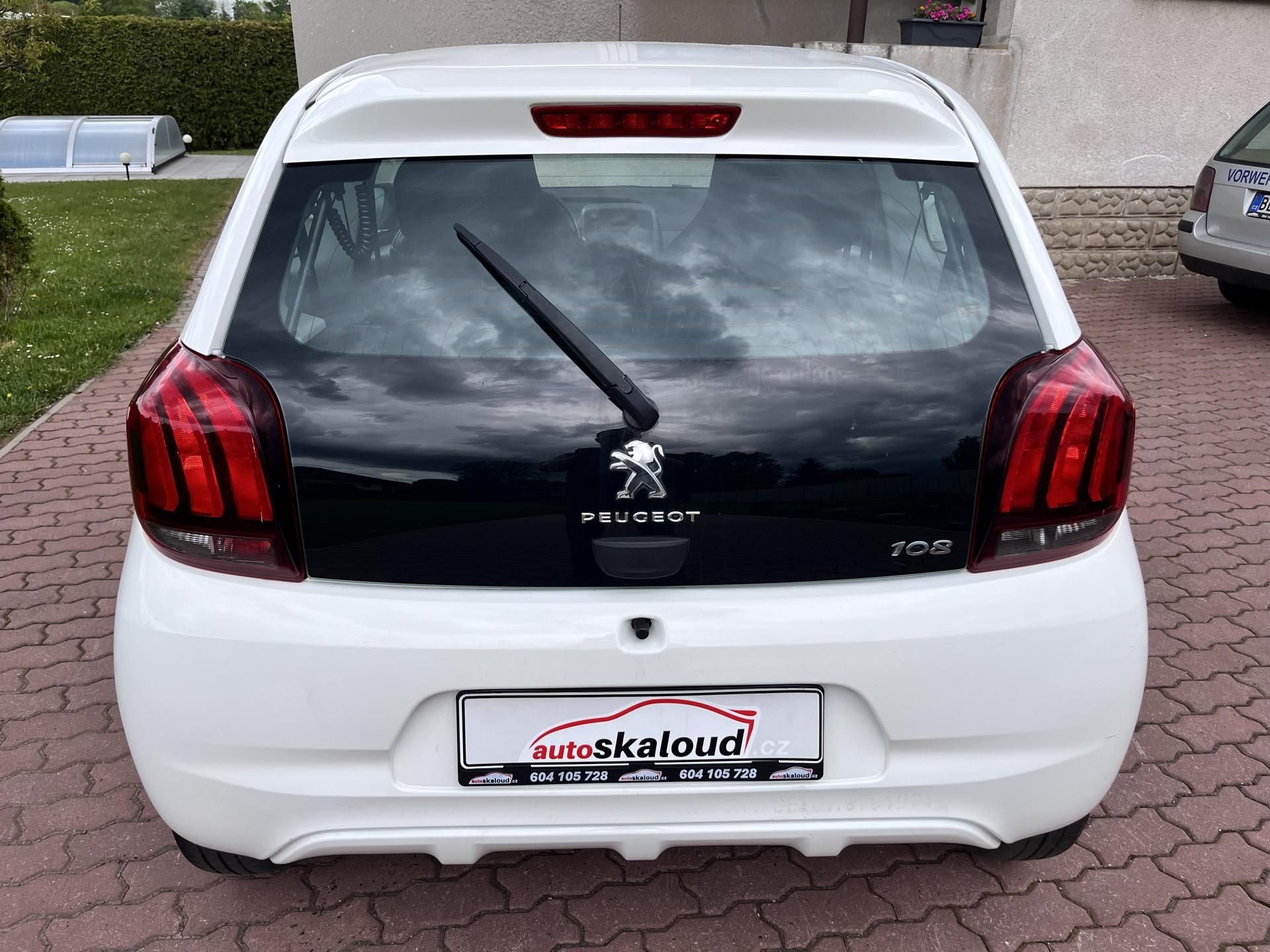 Peugeot 108, 1,0 VTI 53KW,KLIMA,1MAJ,ESP,E6 - fotka 5