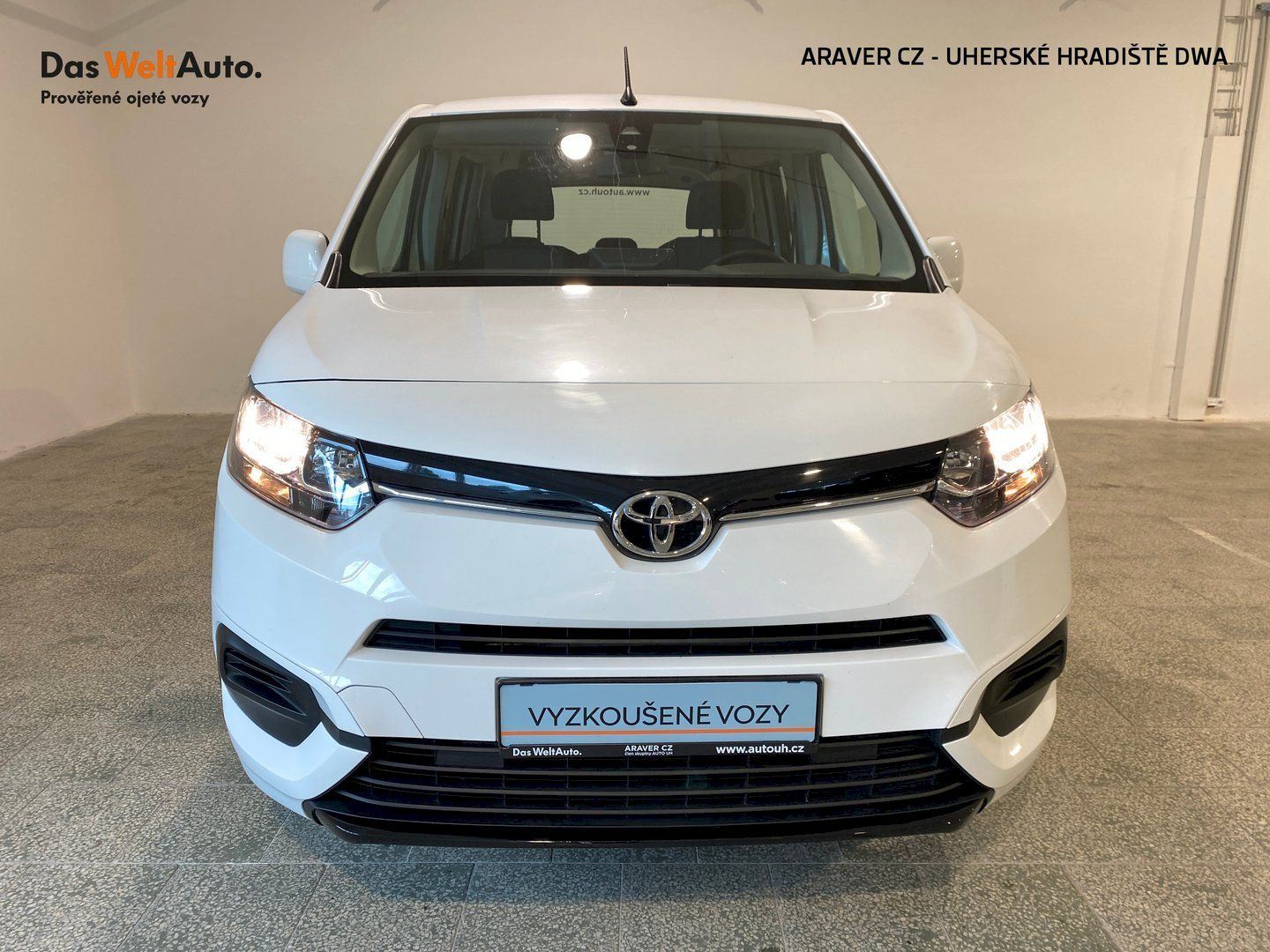 Toyota Proace City Verso, 1,2i 81kW - fotka 6