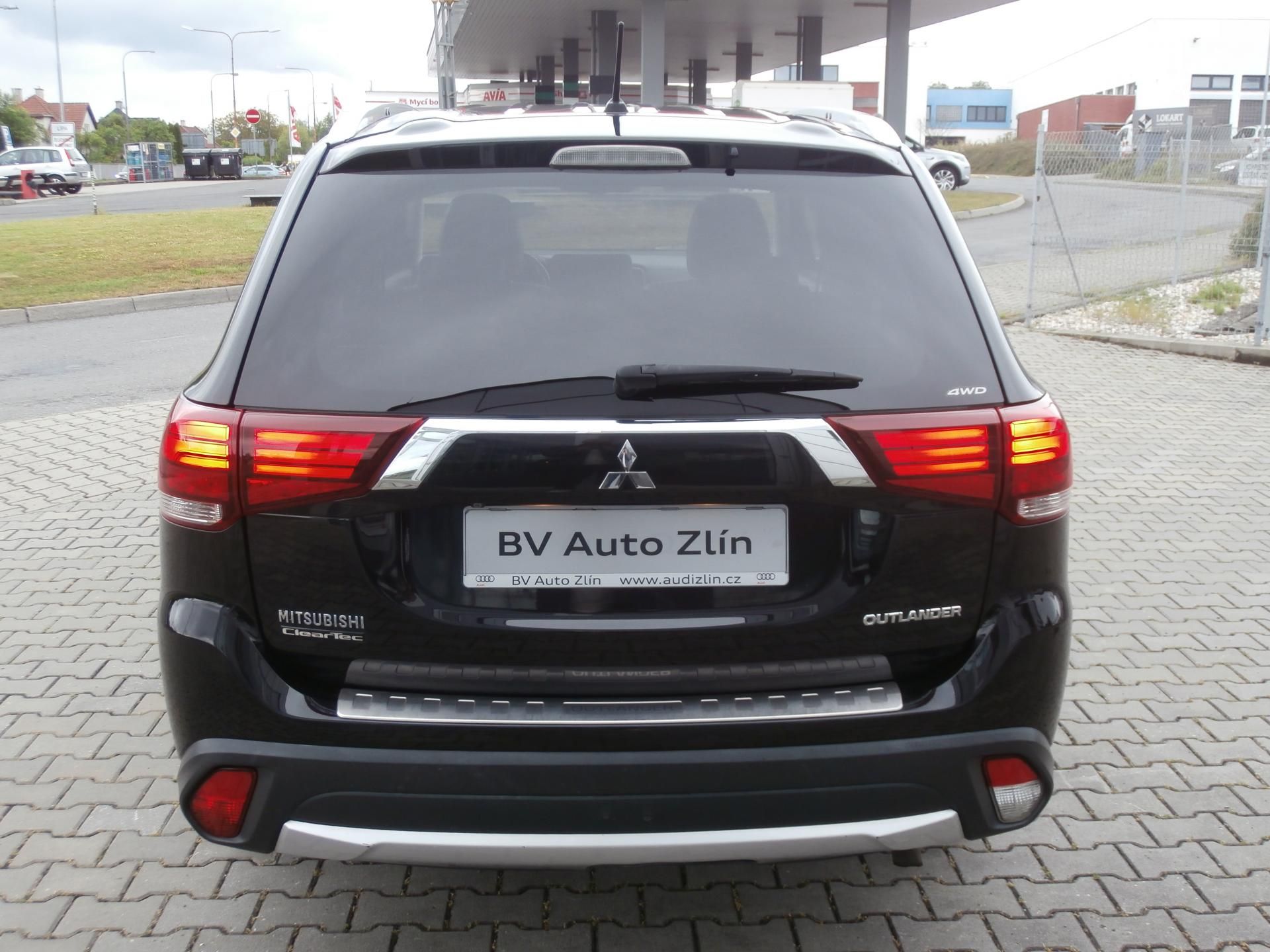 Mitsubishi Outlander, 2.2D 110kW 6 st. MAN 4X4 - fotka 4