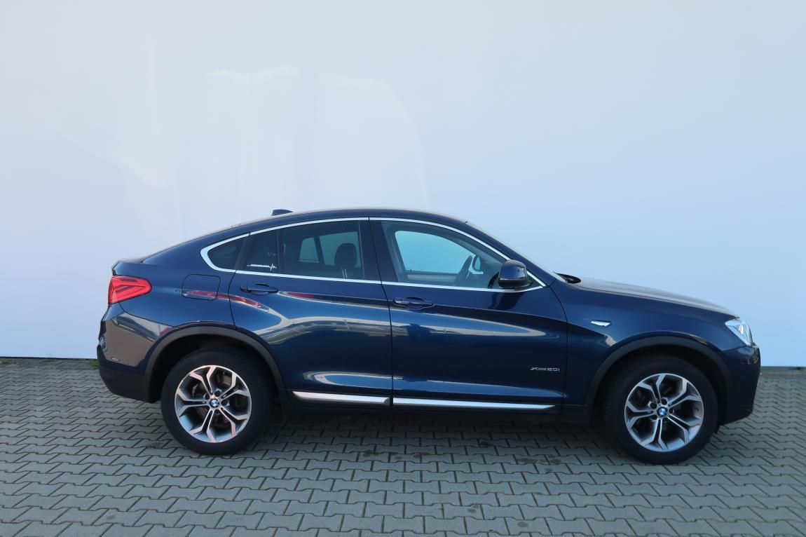 BMW X4, xDrive20i - fotka 5