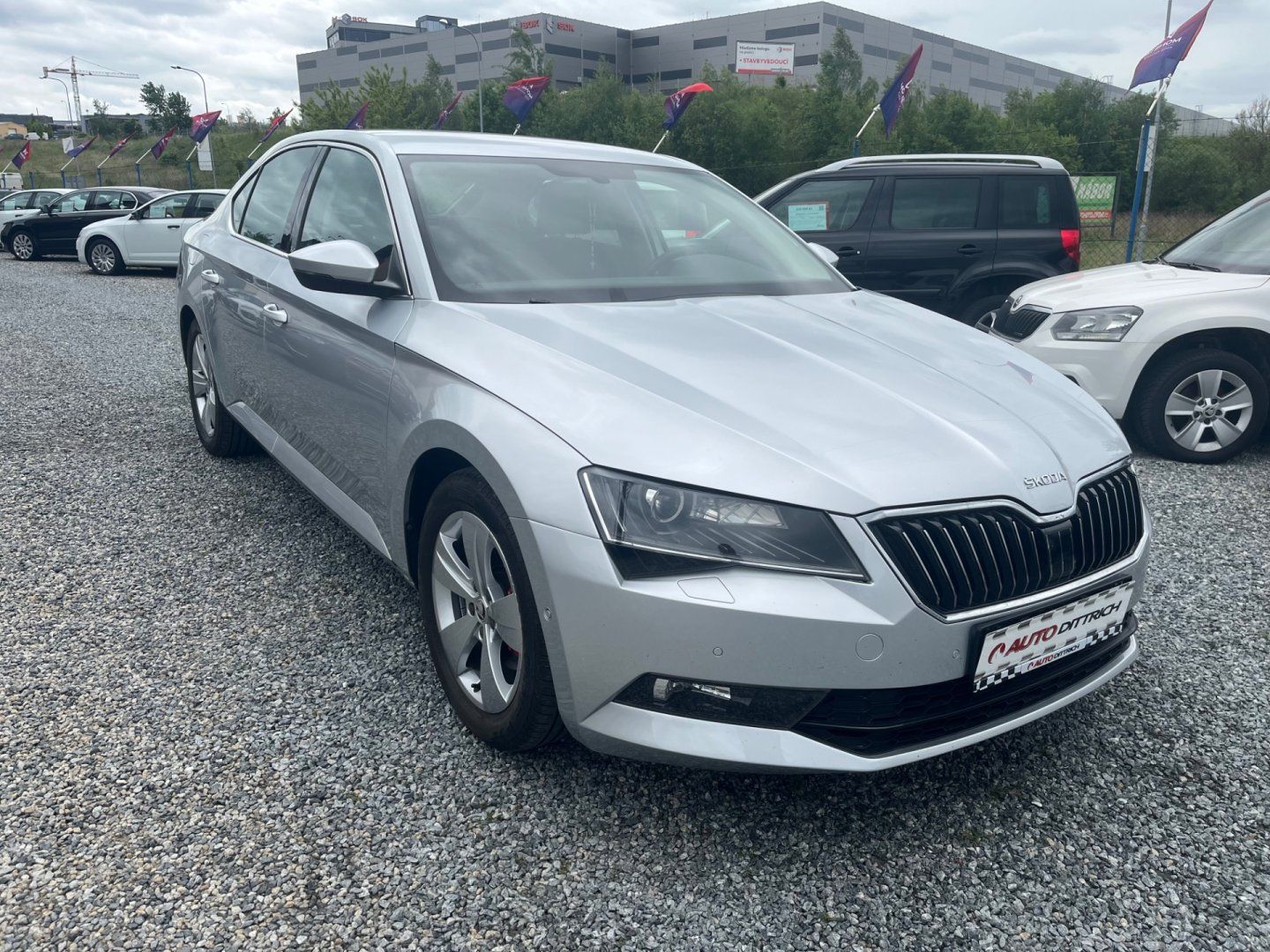 Škoda Superb, 2.0 TDi DSG - fotka 4