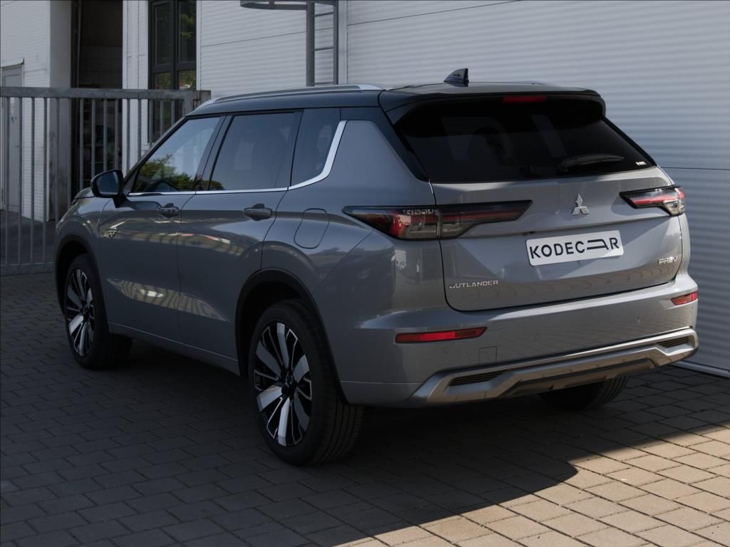 Mitsubishi Outlander, 2,4 PHEV 306k AT 4x4  Instyle+ - fotka 4