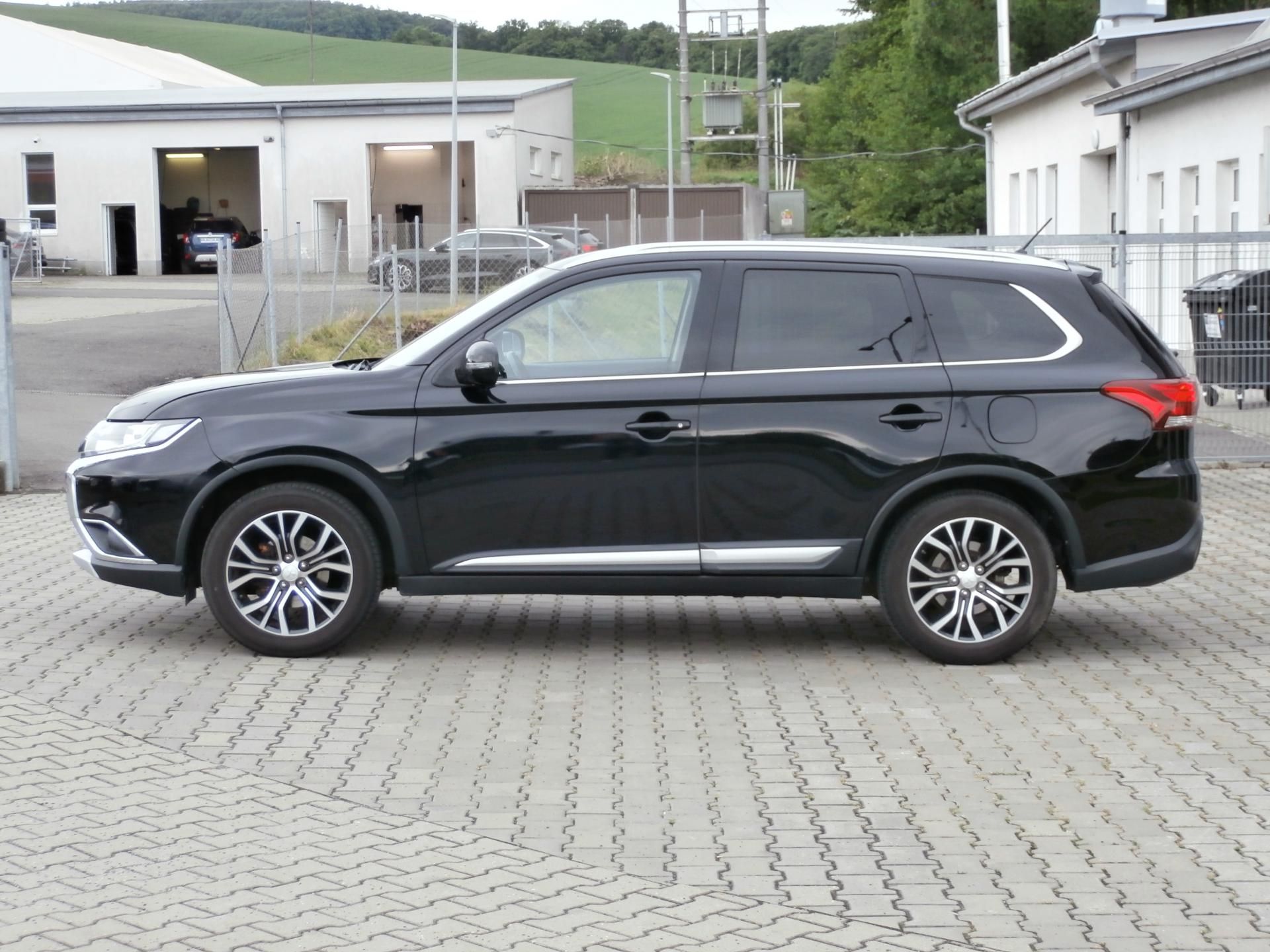 Mitsubishi Outlander, 2.2D 110kW 6 st. MAN 4X4 - fotka 2
