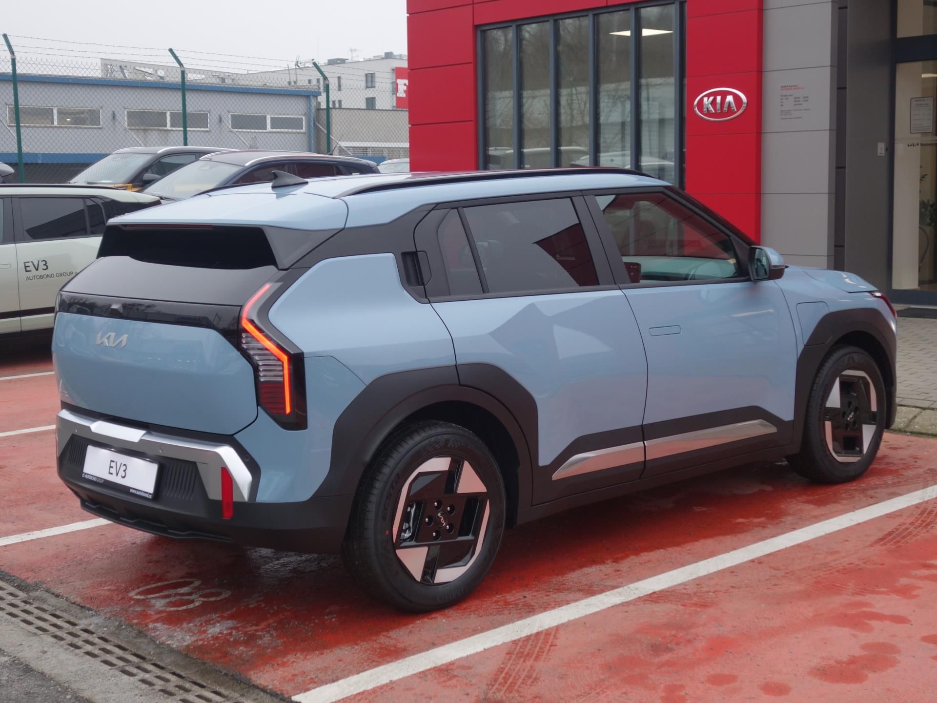 Kia EV3, EARTH 4x2 81,4KWH+ADAS+V2L - fotka 6