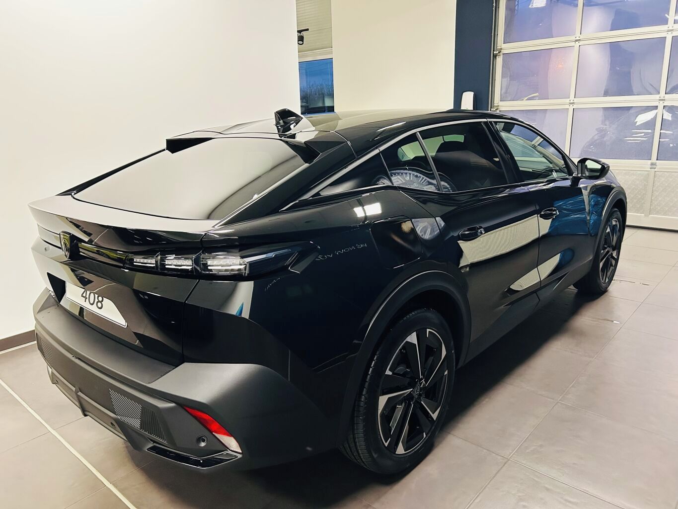 Peugeot 408, ALLURE Plug-in HYBRID 1.6 225k - fotka 3