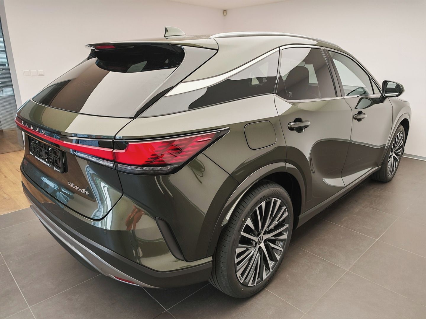 Lexus RX, 450h+ Plug-in Hybrid EXECUTIVE - fotka 5