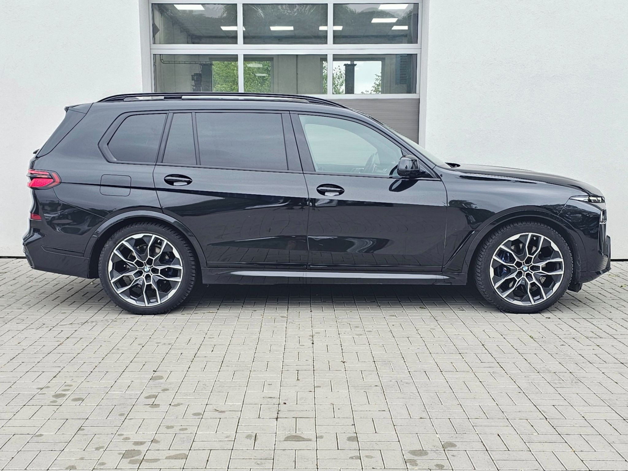 BMW X7, xDrive40i, M Sportpaket Pro - fotka 5