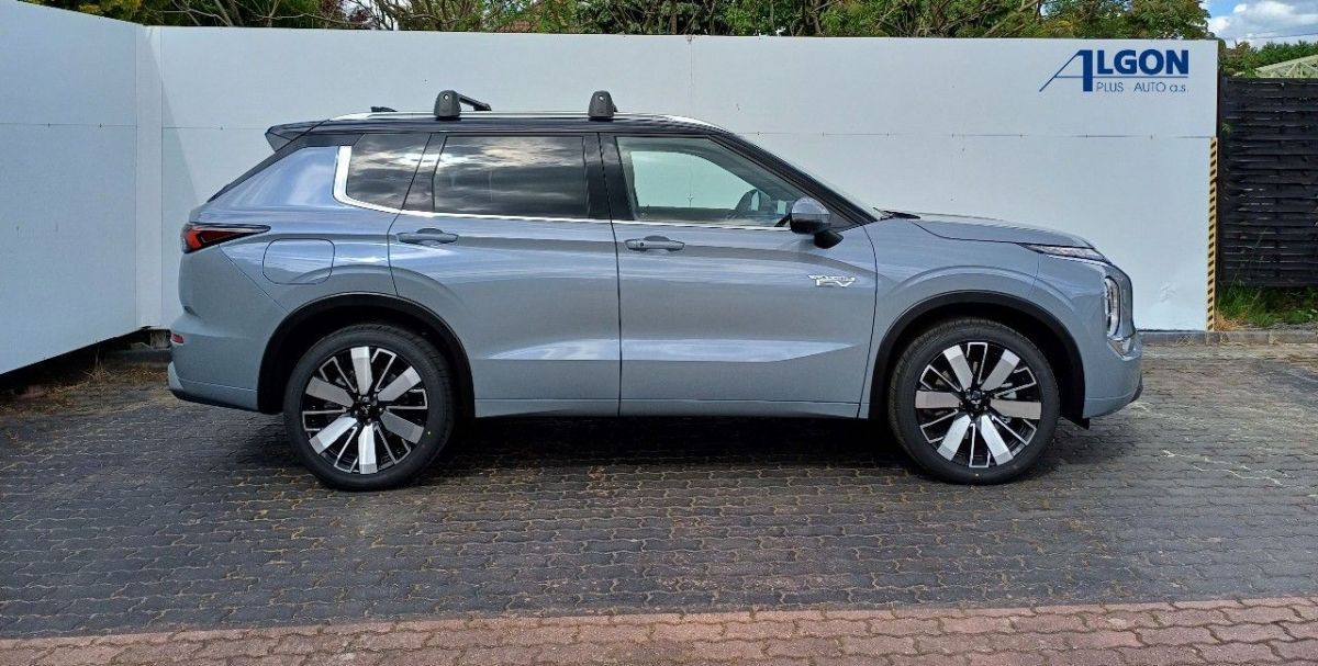 Mitsubishi Outlander, Instyle+ 2,4 MIVEC 2xelektromo - fotka 4