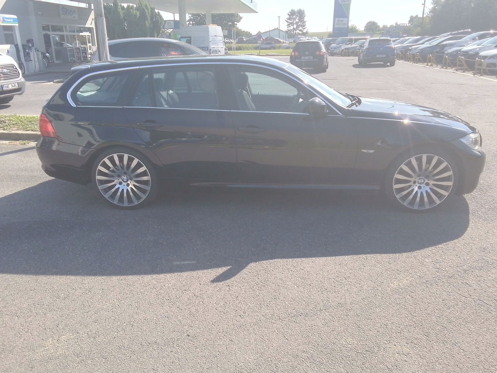 BMW Řada 3, 2.0 318d Touring - fotka 2