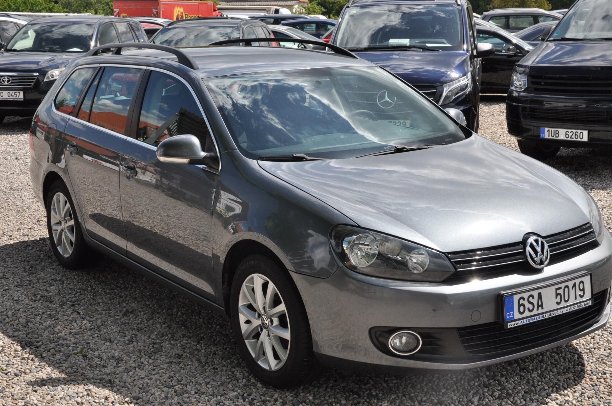 Volkswagen Golf, VI 1.6TDi 77kW KOMBI - fotka 2