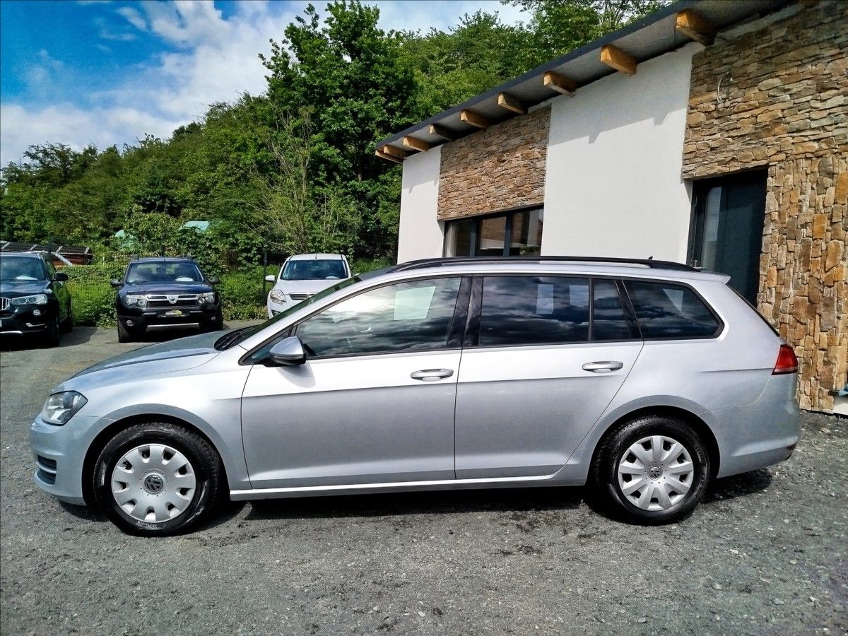 Volkswagen Golf, 1,6 TDi 81kW, PĚKNÝ STAV - fotka 2