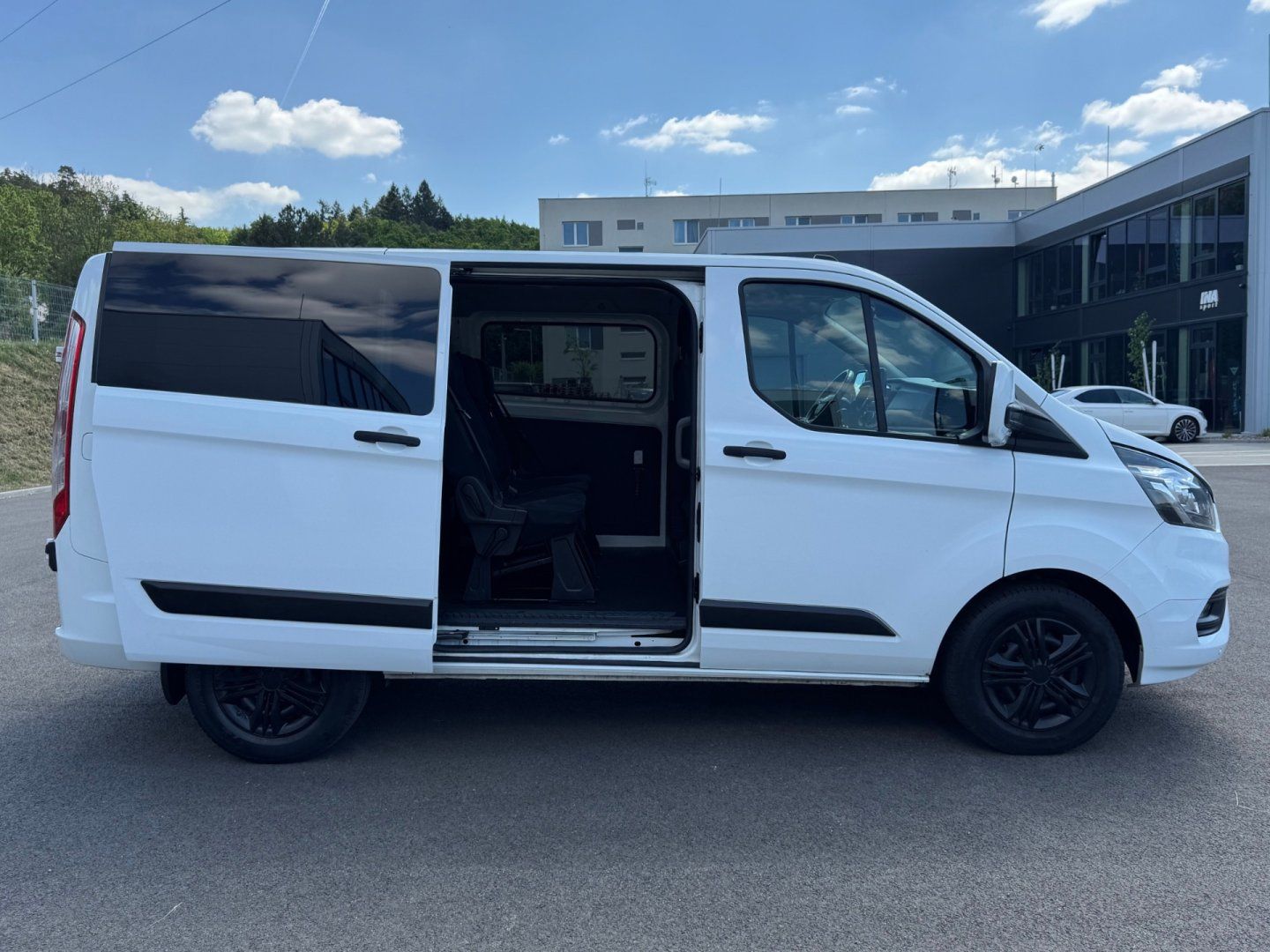 Ford Transit Custom, 2.0 EcoBlue Hybrid 9-MÍST - fotka 5