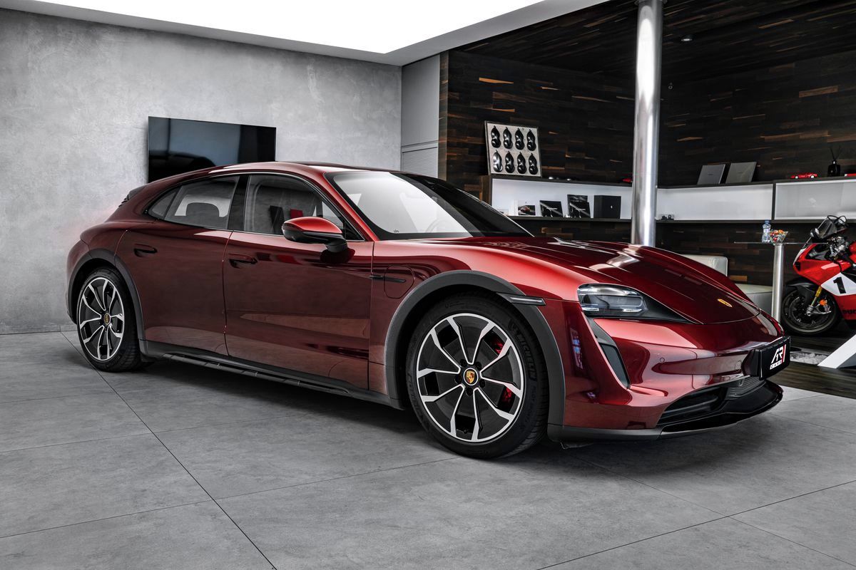 Porsche Taycan, 4S Cross Turismo, cherry red - fotka 3