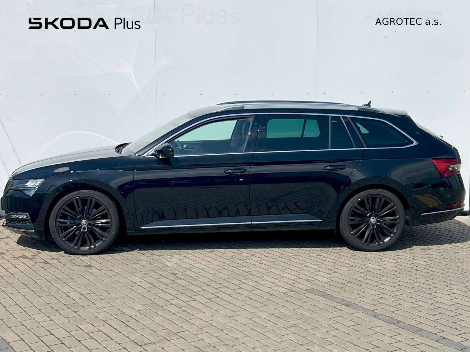 Škoda Superb, 2.0 TDI 110kW Style Combi DSG - fotka 3