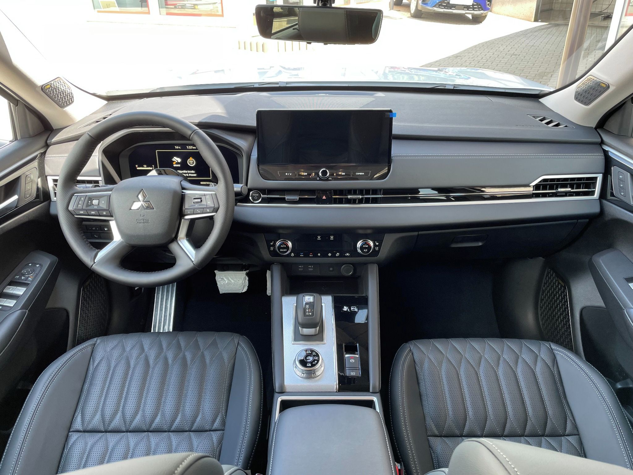 Mitsubishi Outlander, 2.4 PHEV INSTYLE - fotka 6