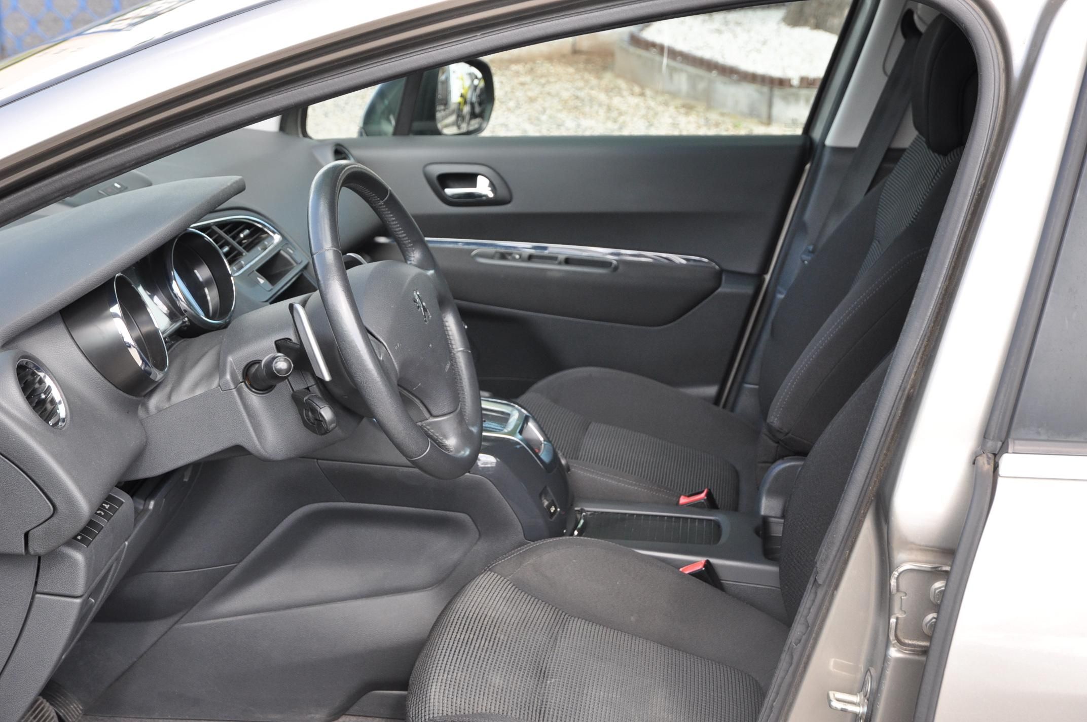 Peugeot 5008, 1.6HDi 82kW AUTOMAT - fotka 6