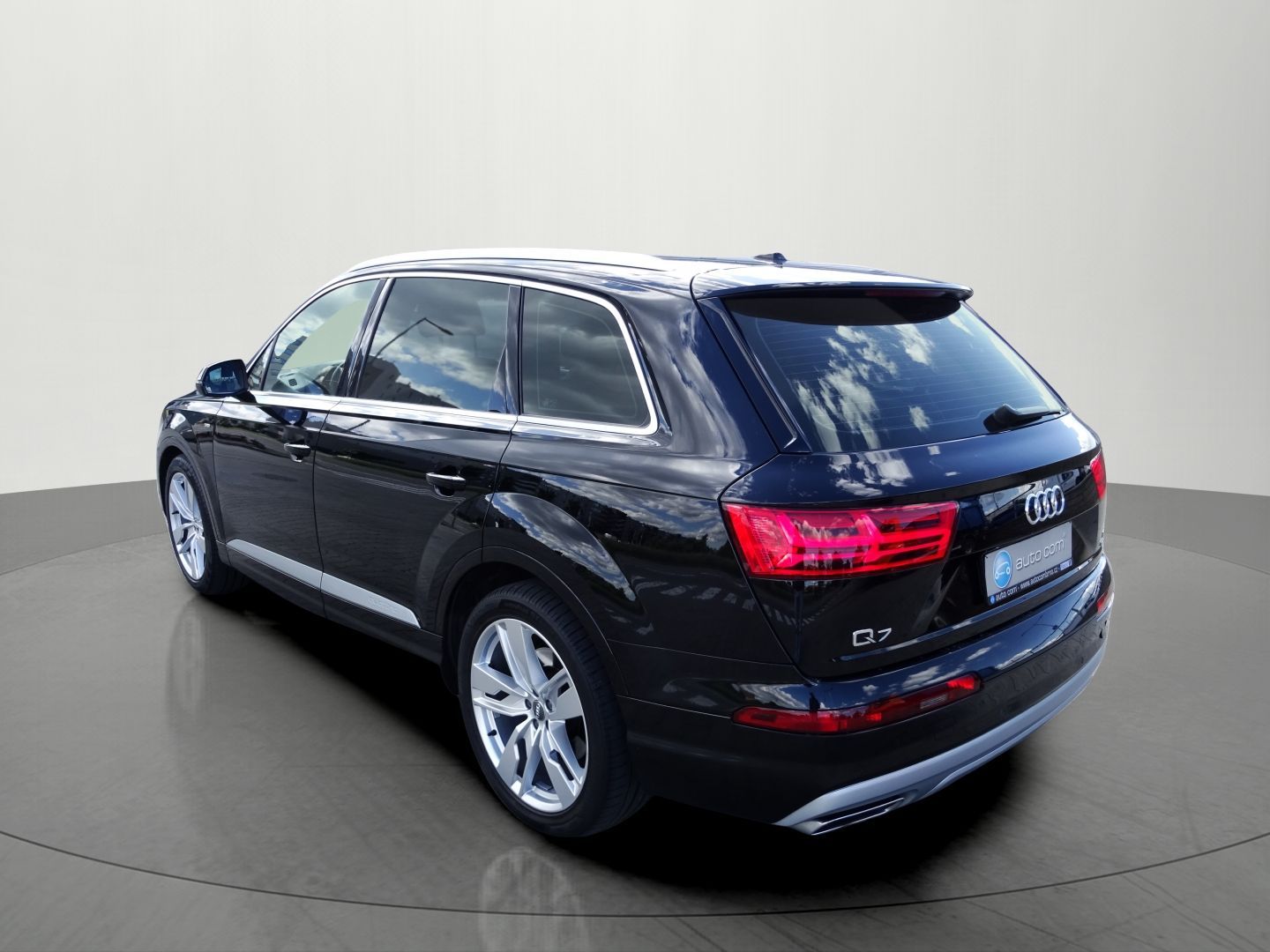Audi Q7, 3.0TDI 200kw S-line Matrix 7mí - fotka 3
