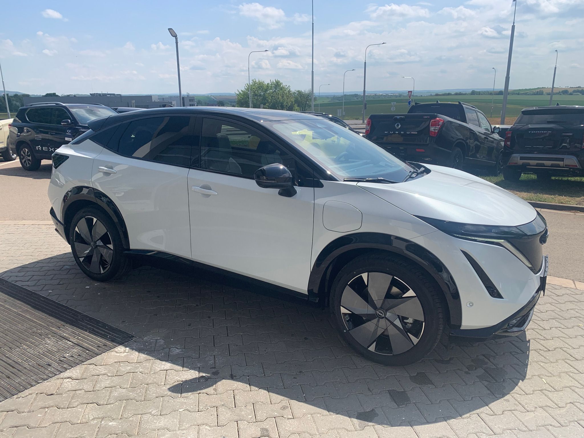 Nissan Ariya, EVOLVE 87kWH e-40RCE + Nappa - fotka 4