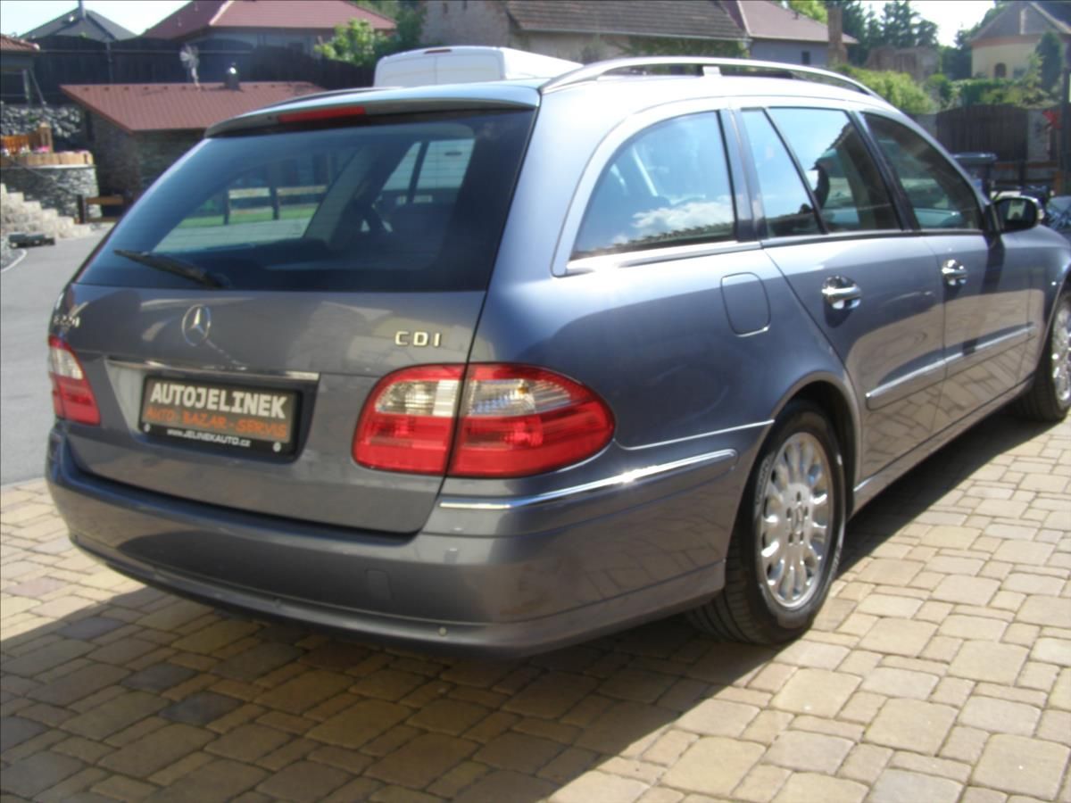 Mercedes-Benz Třídy E, 2,2 - fotka 5