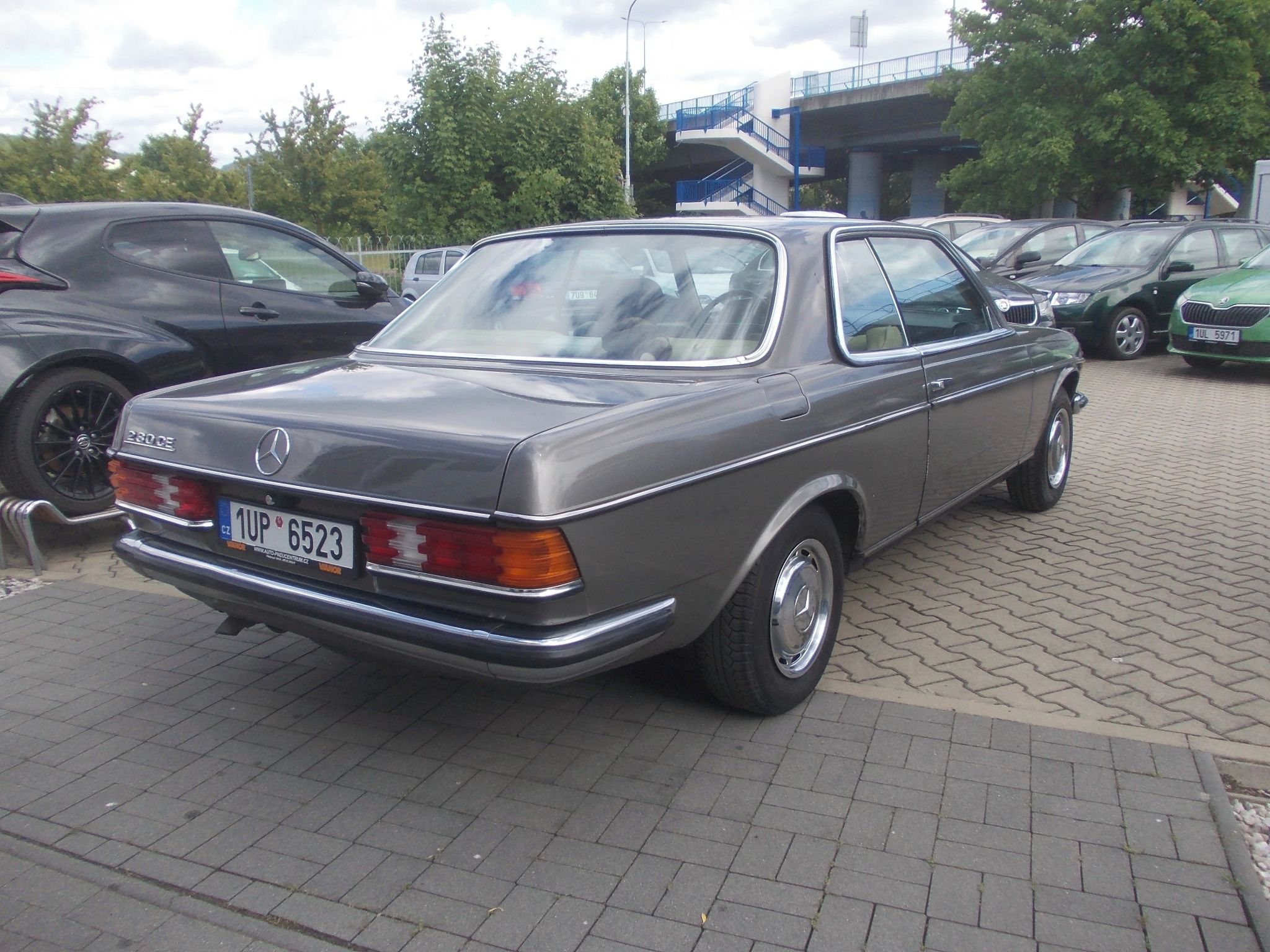 Mercedes-Benz 123, 230 CE EKODAŇ ZAPLACENA - fotka 3