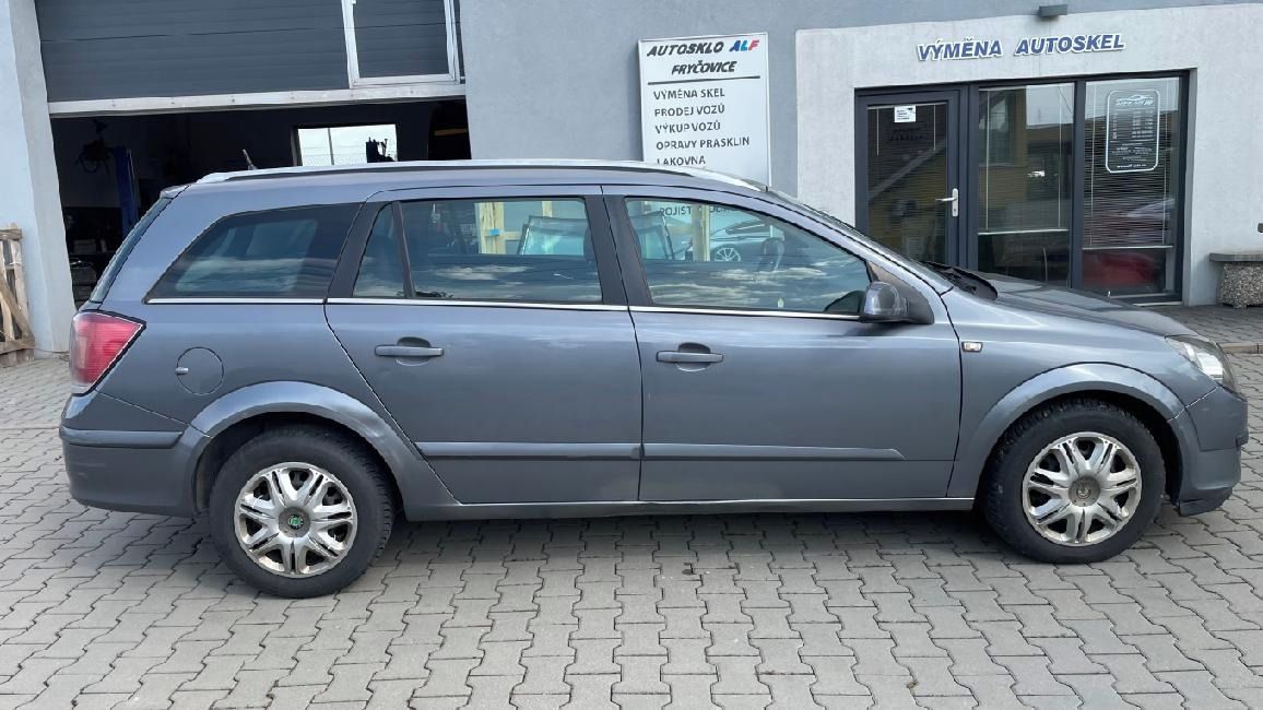 Opel Astra, Caravan 1.7CDTI 16V 74 KW - fotka 5
