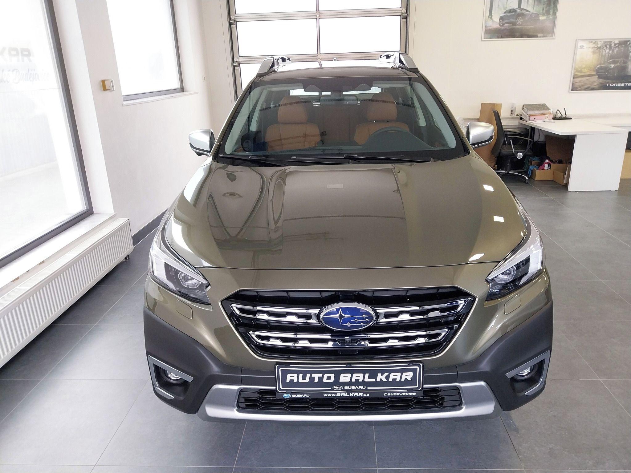 Subaru Outback, 2.5i Touring + Hnědá kůže - fotka 2
