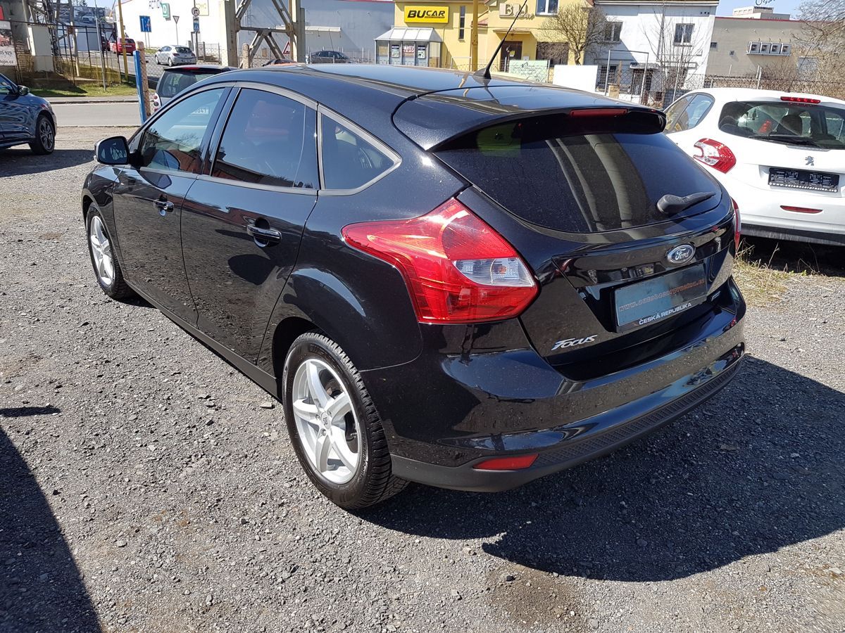 Ford Focus, 1.0i 74KW SERVISOVANÉ - fotka 4