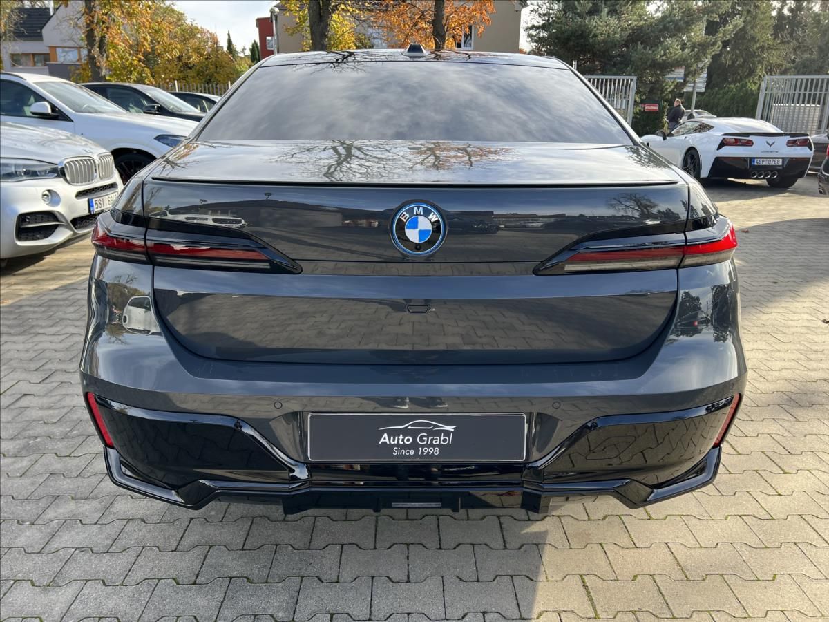BMW Řada 7, 750e Msport Pro xDrive - fotka 6