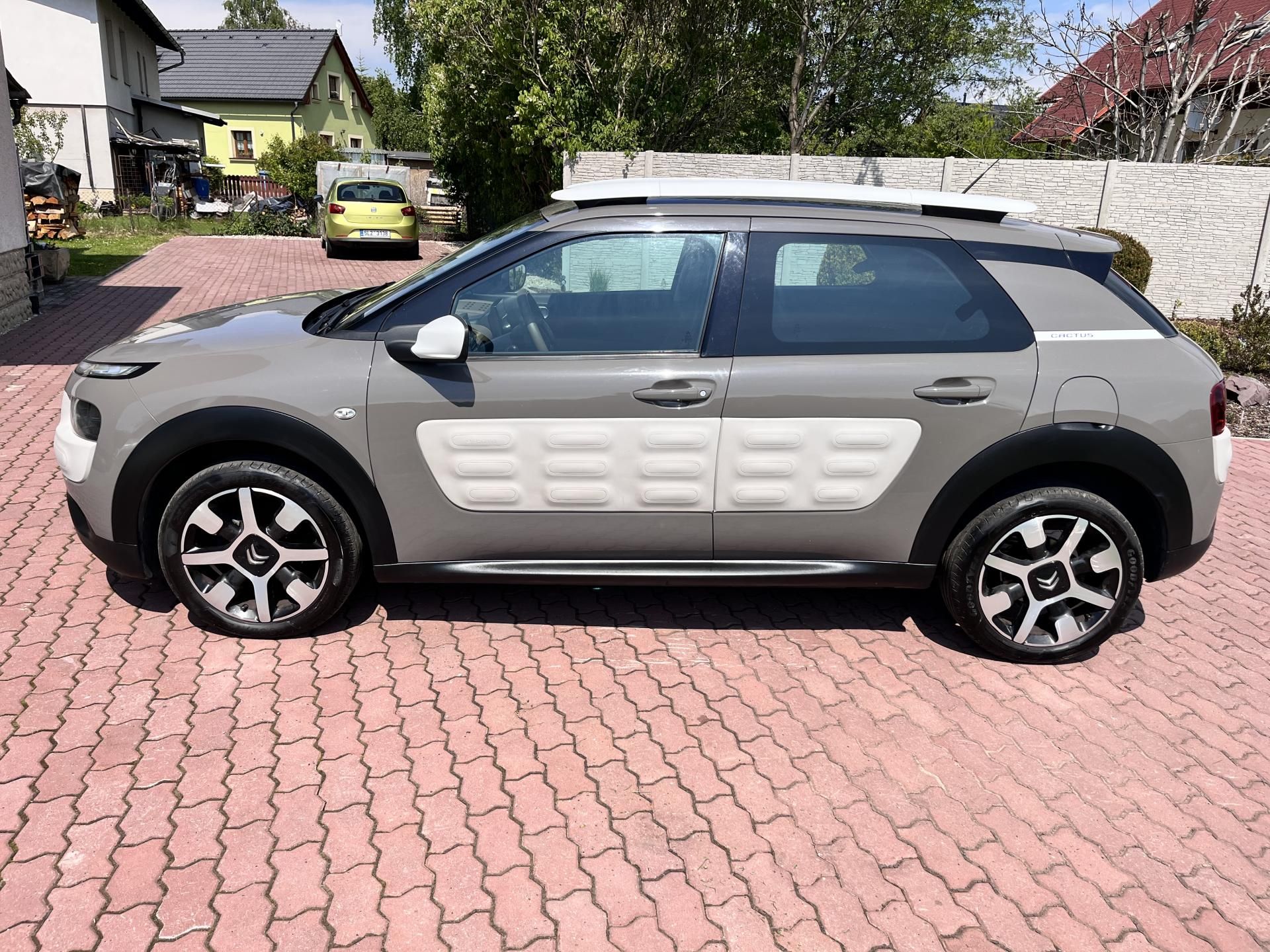 Citroën C4 Cactus, 1,2 81KW,NAVI,ROZVODY,2xKOLA - fotka 4
