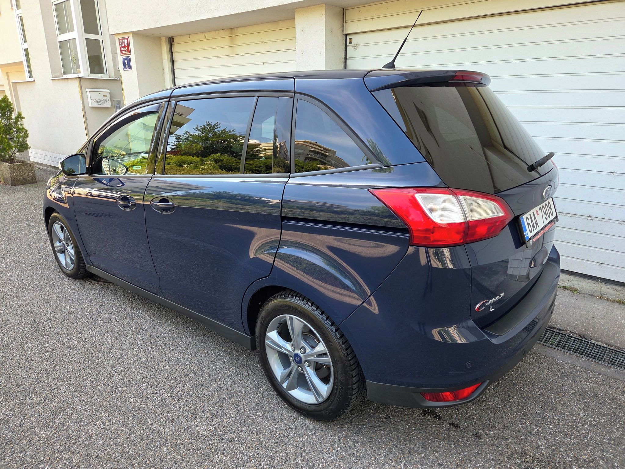 Ford Grand C-MAX, 1.5 TDCI 88kw Nové ČR - fotka 5