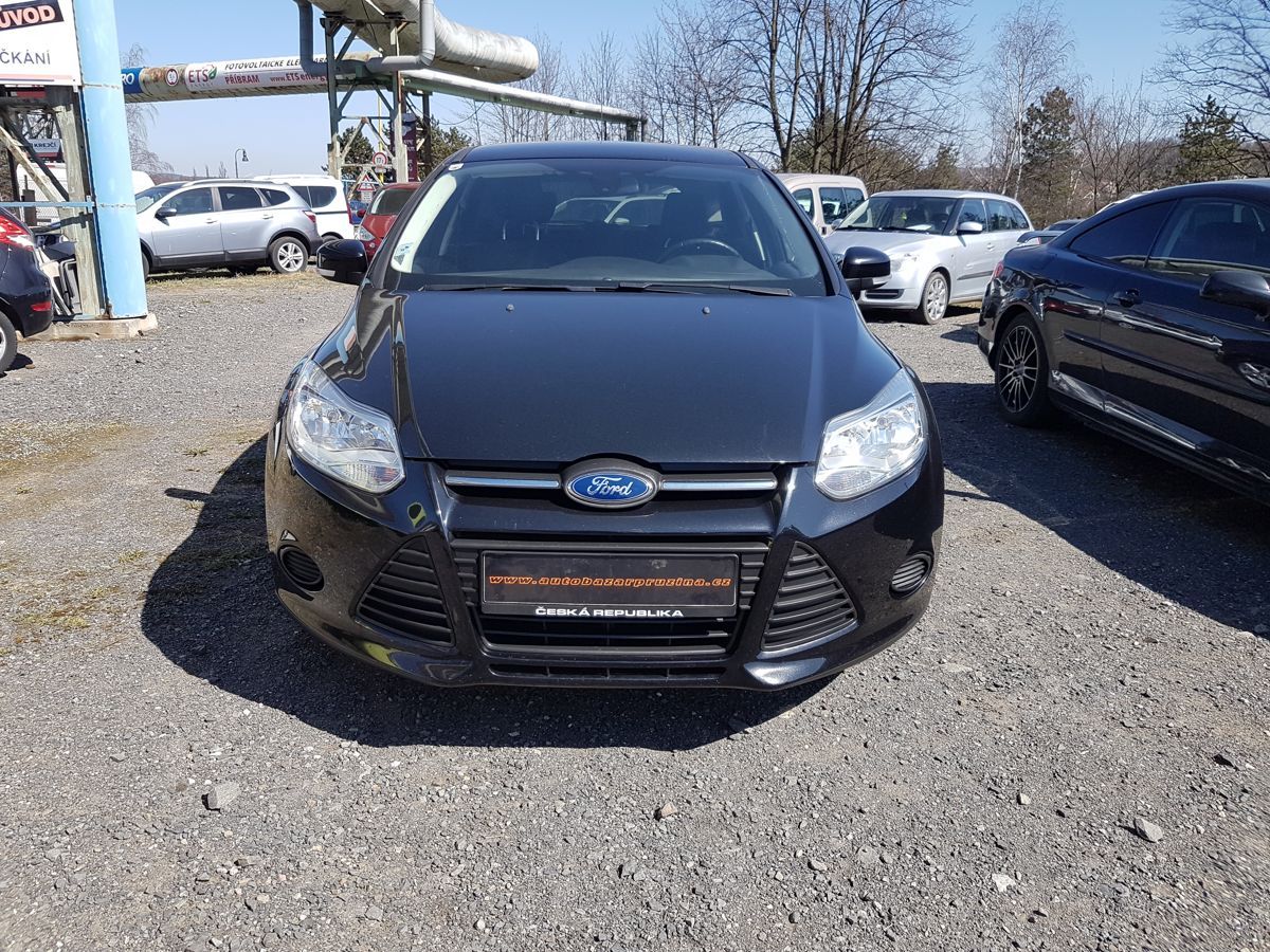 Ford Focus, 1.0i 74KW SERVISOVANÉ - fotka 2