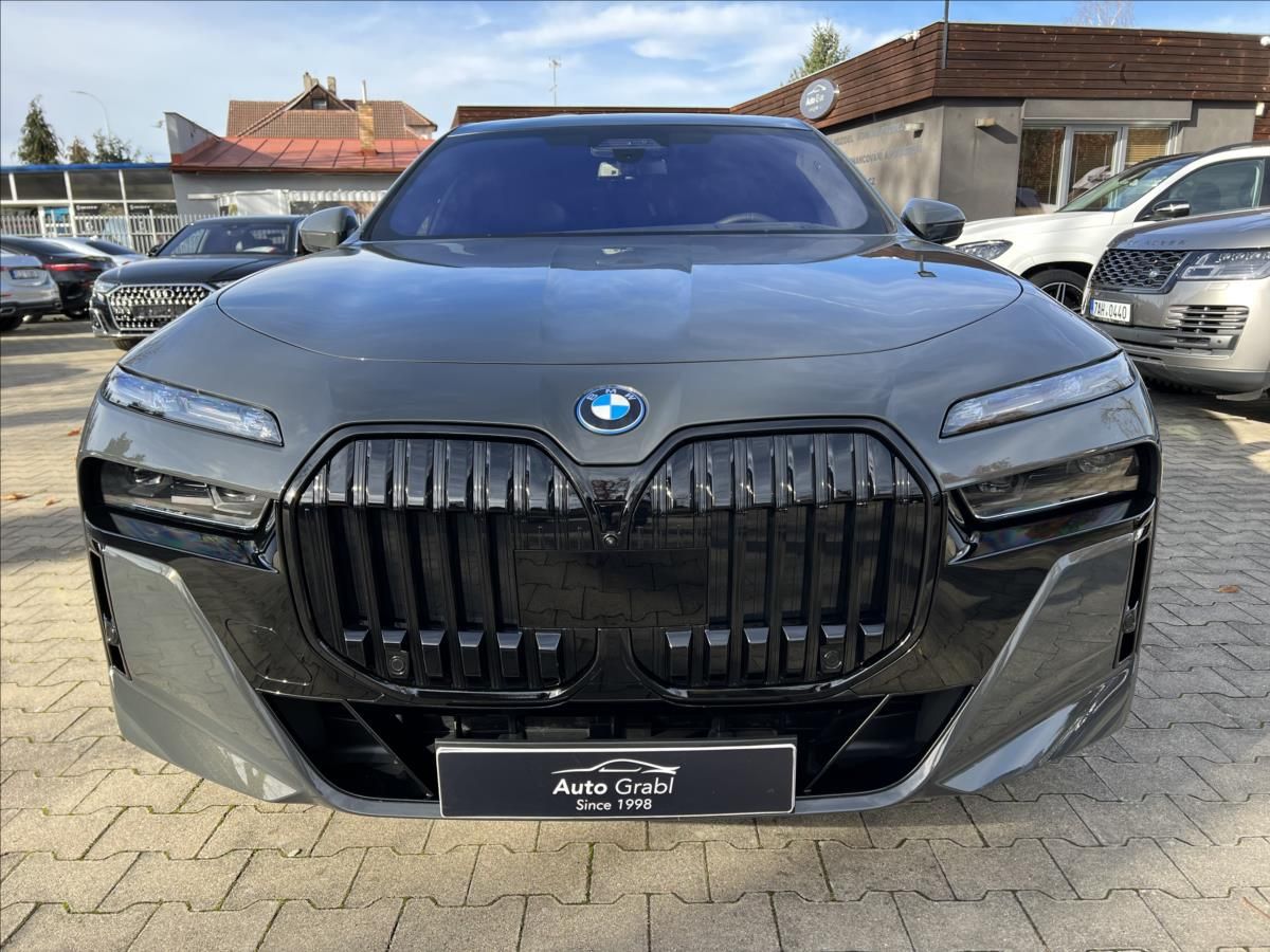 BMW Řada 7, 750e Msport Pro xDrive - fotka 2