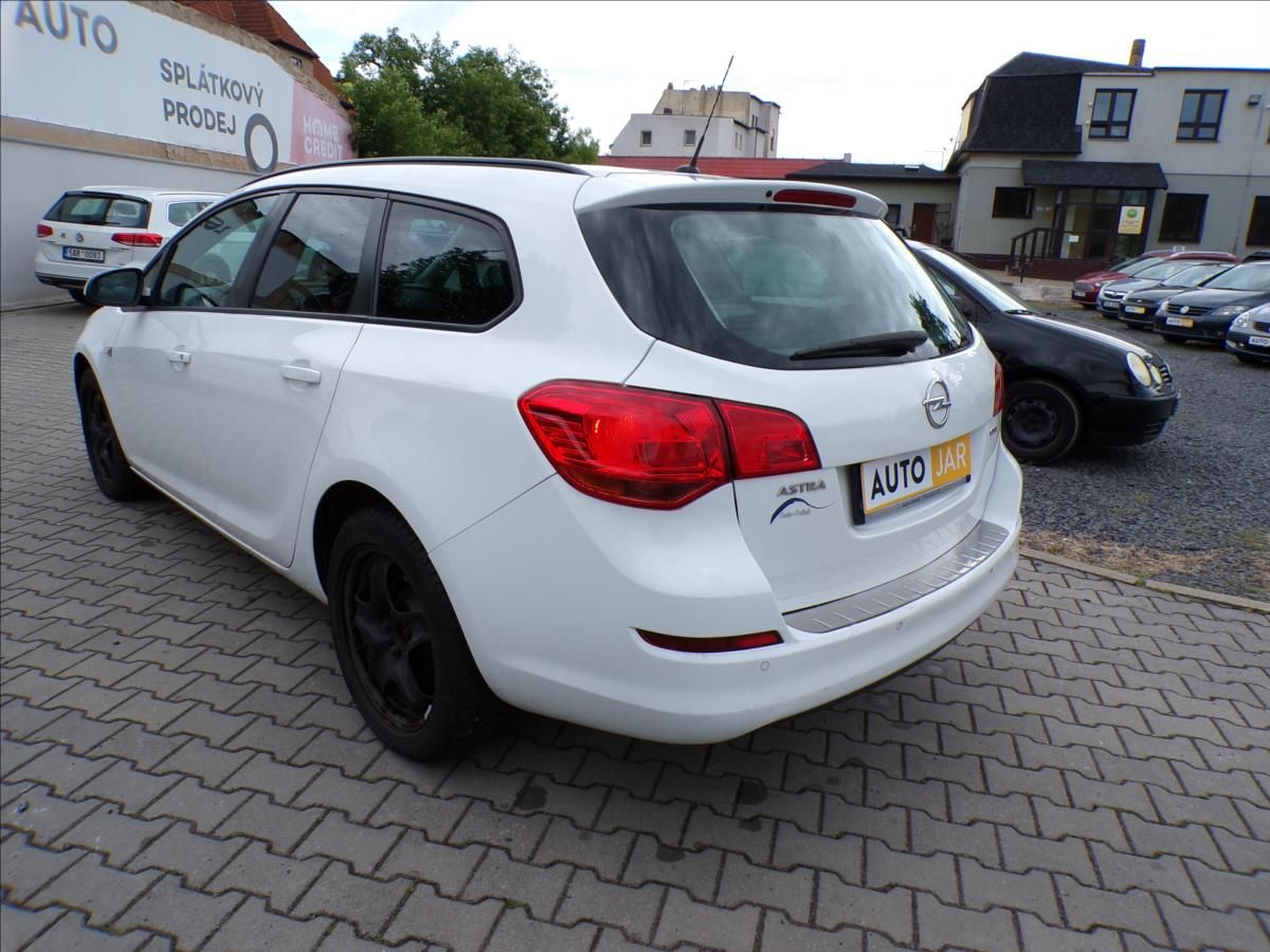 Opel Astra, 1,7 CDTi 96KW  XENONY - fotka 4