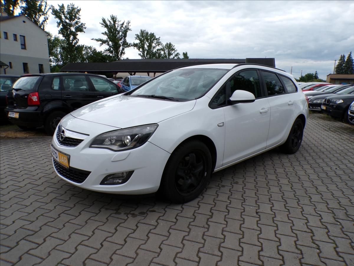 Opel Astra, 1,7 CDTi 96KW  XENONY - fotka 2