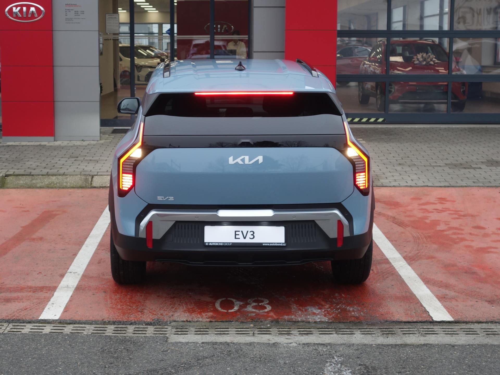 Kia EV3, EARTH 4x2 81,4KWH+ADAS+V2L - fotka 4