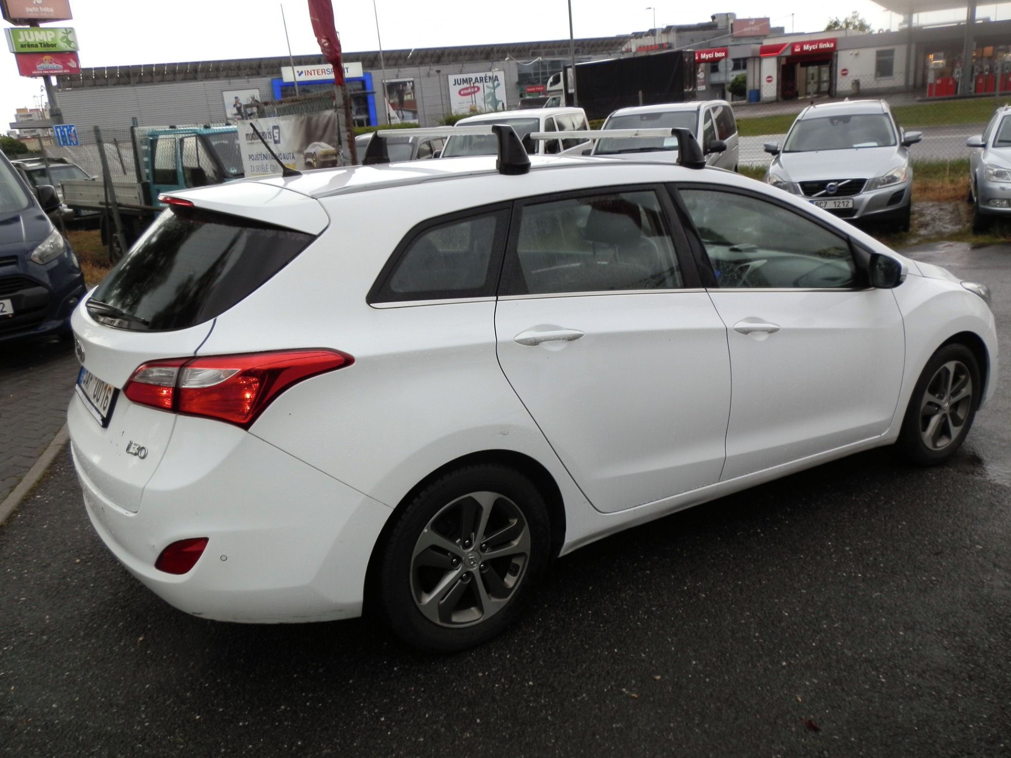 Hyundai i30, 1,6i - 88Kw - fotka 6