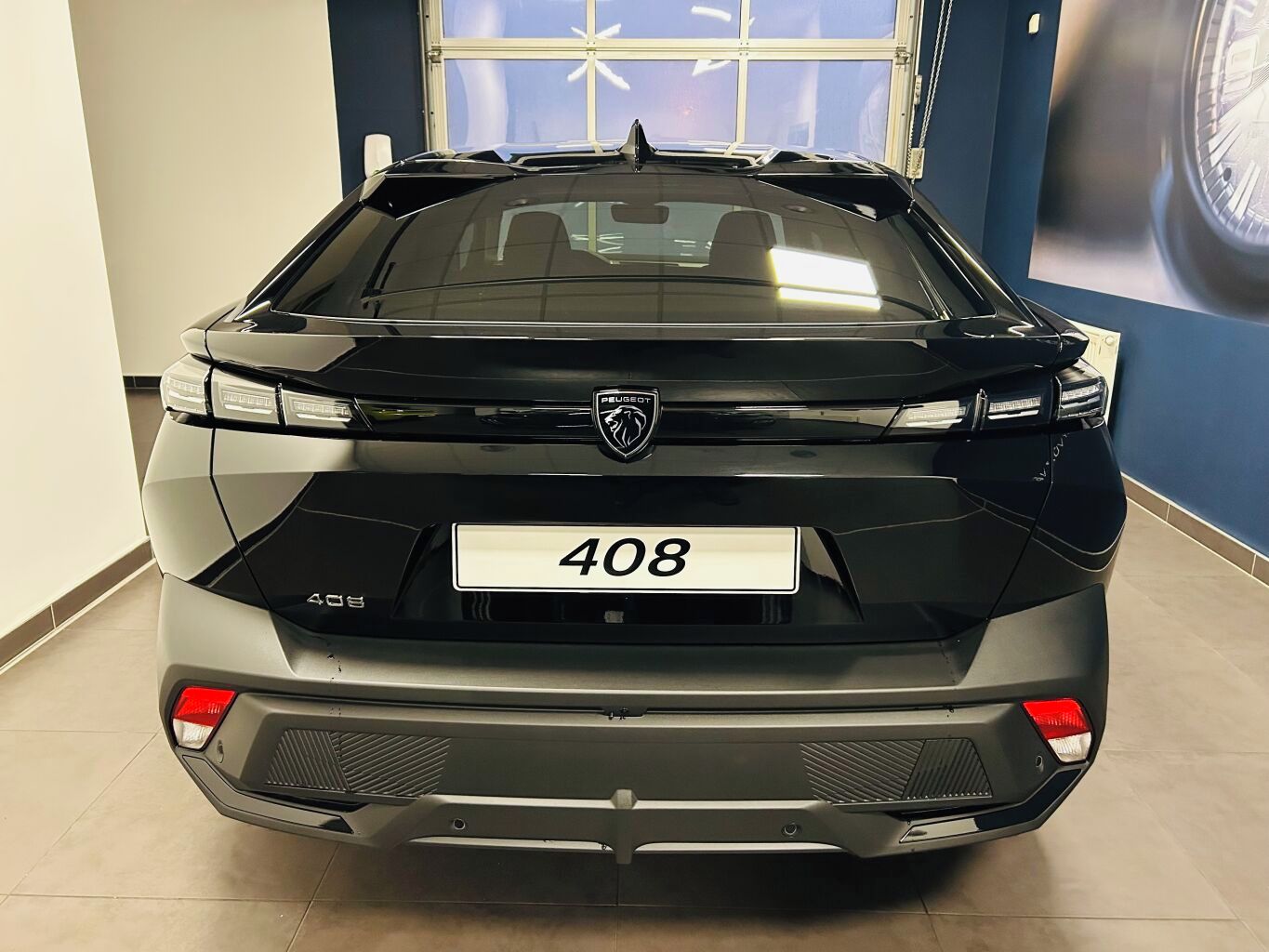 Peugeot 408, ALLURE Plug-in HYBRID 1.6 225k - fotka 6