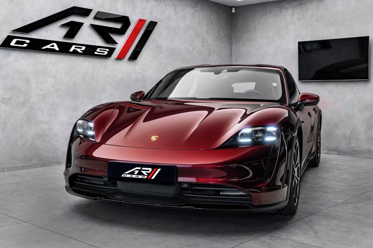 Porsche Taycan, 4S Cross Turismo, cherry red - fotka 2