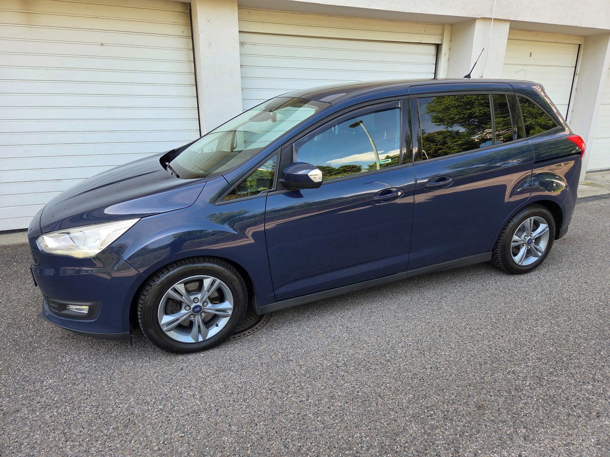 Ford Grand C-MAX, 1.5 TDCI 88kw Nové ČR - fotka 3