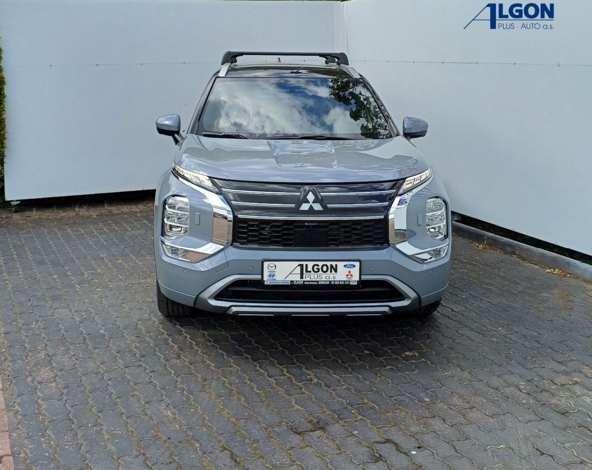 Mitsubishi Outlander, Instyle+ 2,4 MIVEC 2xelektromo - fotka 2