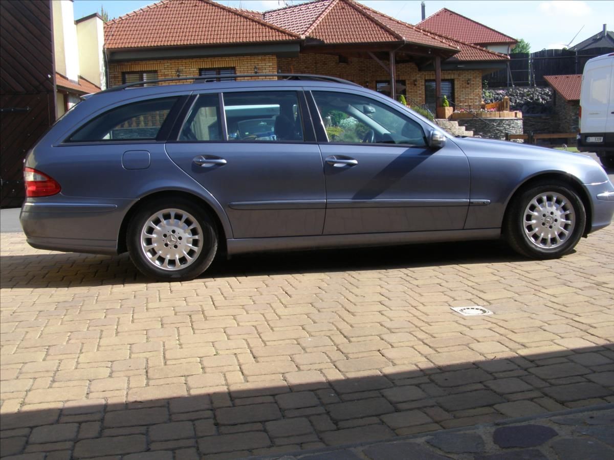 Mercedes-Benz Třídy E, 2,2 - fotka 6