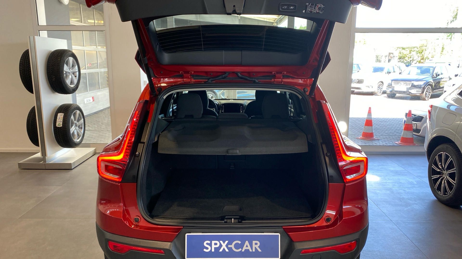 Volvo XC40, MOMENTUM, T3 FWD, 120 kW / 163 - fotka 3
