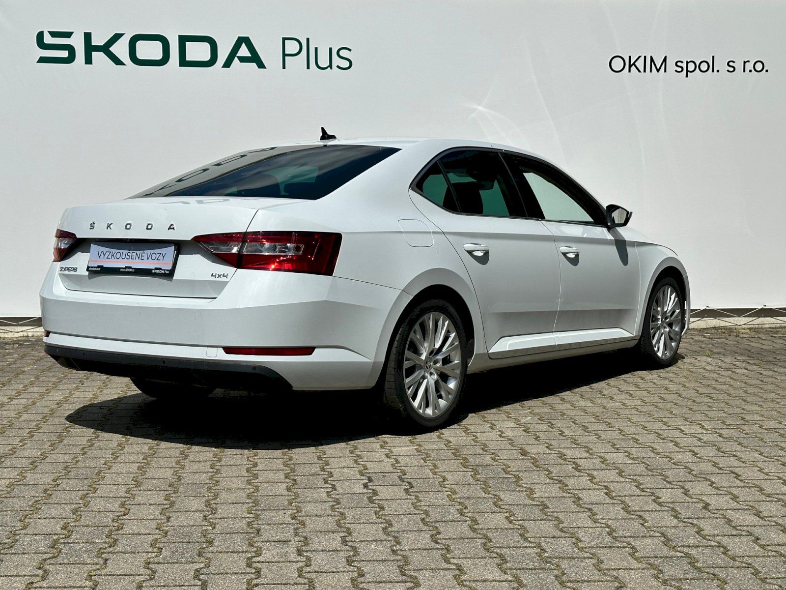Škoda Superb, 2.0 TDI 140kW Style 4x4 DSG - fotka 2