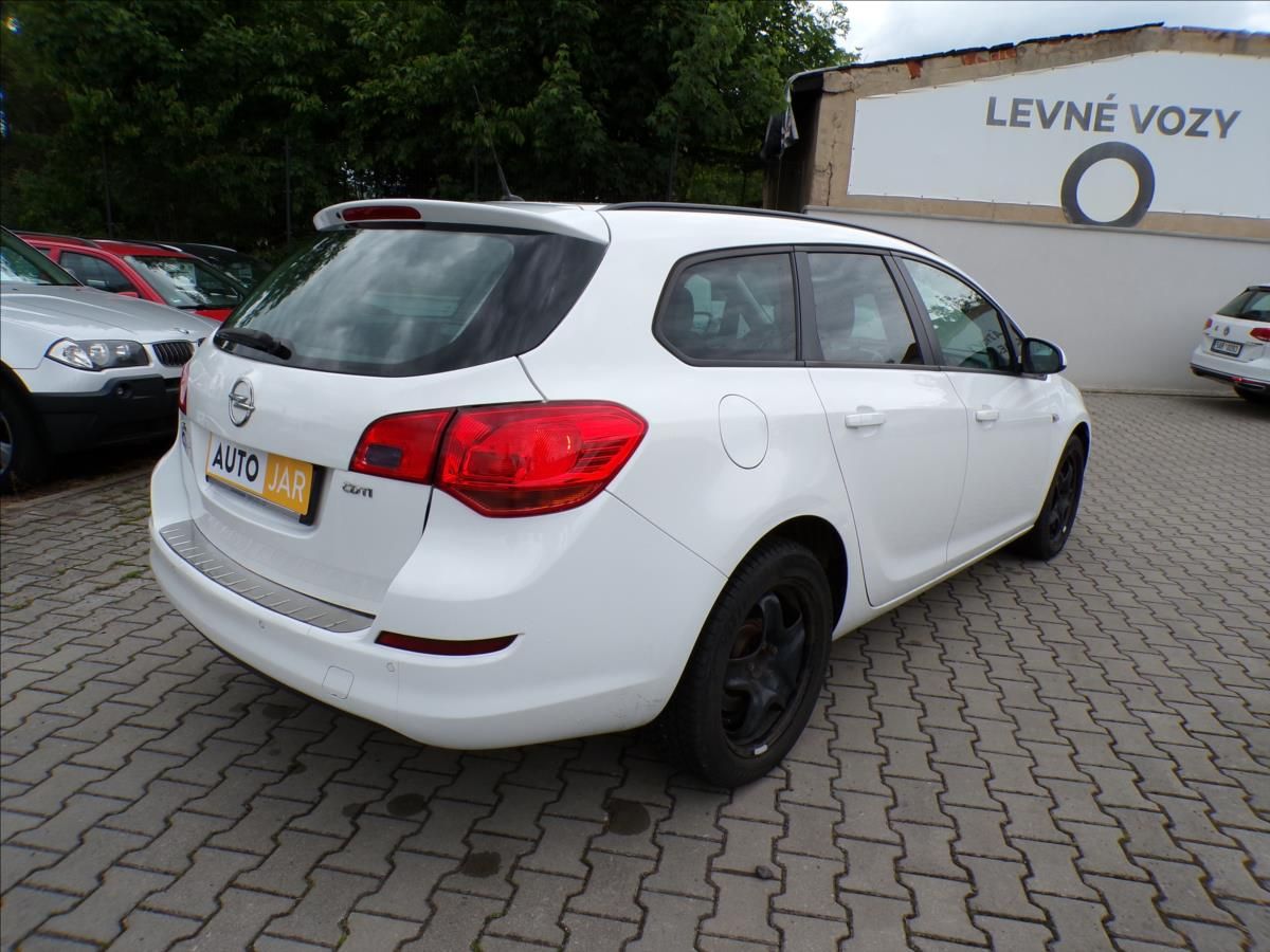 Opel Astra, 1,7 CDTi 96KW  XENONY - fotka 5