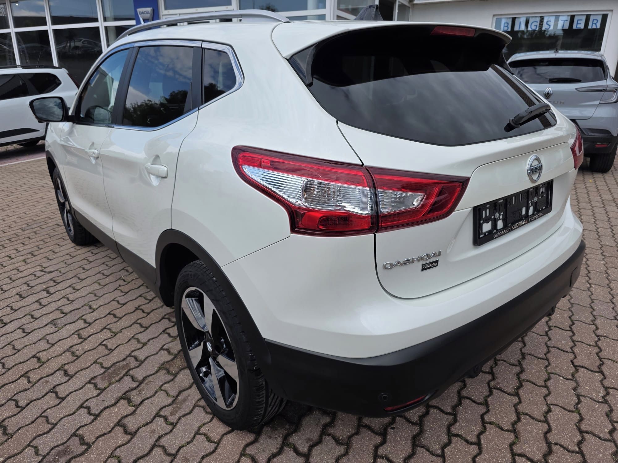 Nissan Qashqai, 1.6 dCi N-Connecta - fotka 4